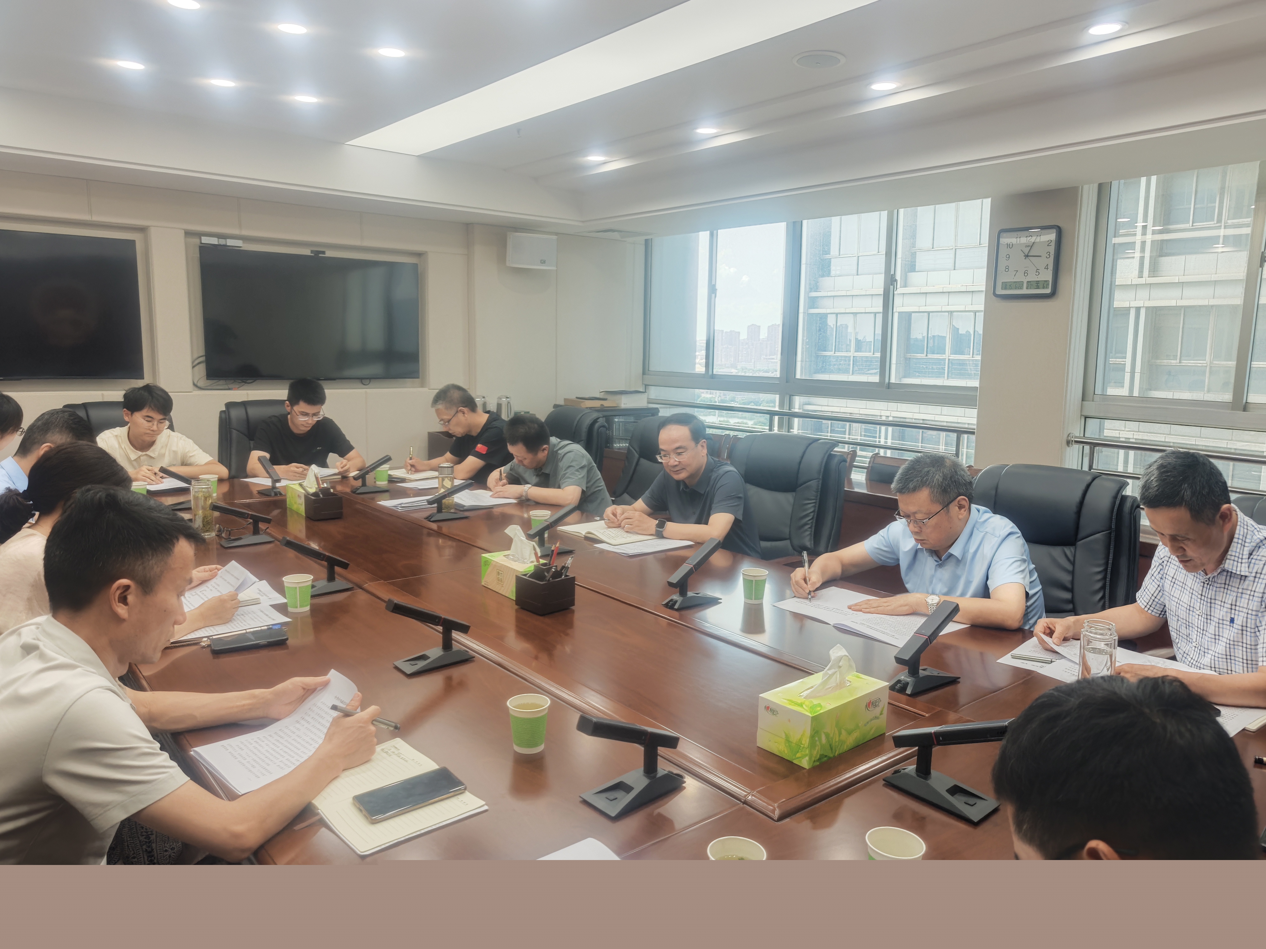 市人大常委會機關(guān)第一黨支部召開黨員大會